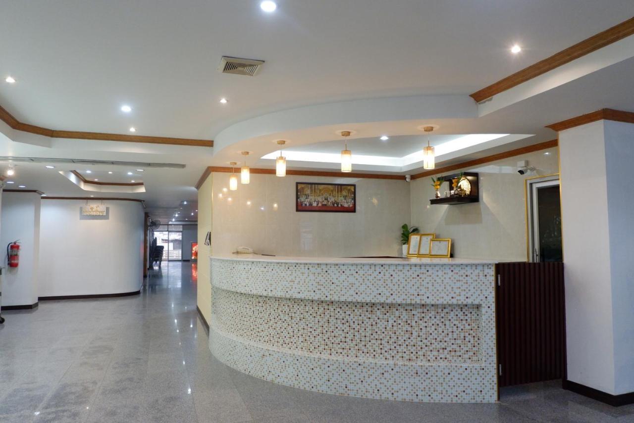 Auychai Grand Hotel Lang Suan Zewnętrze zdjęcie