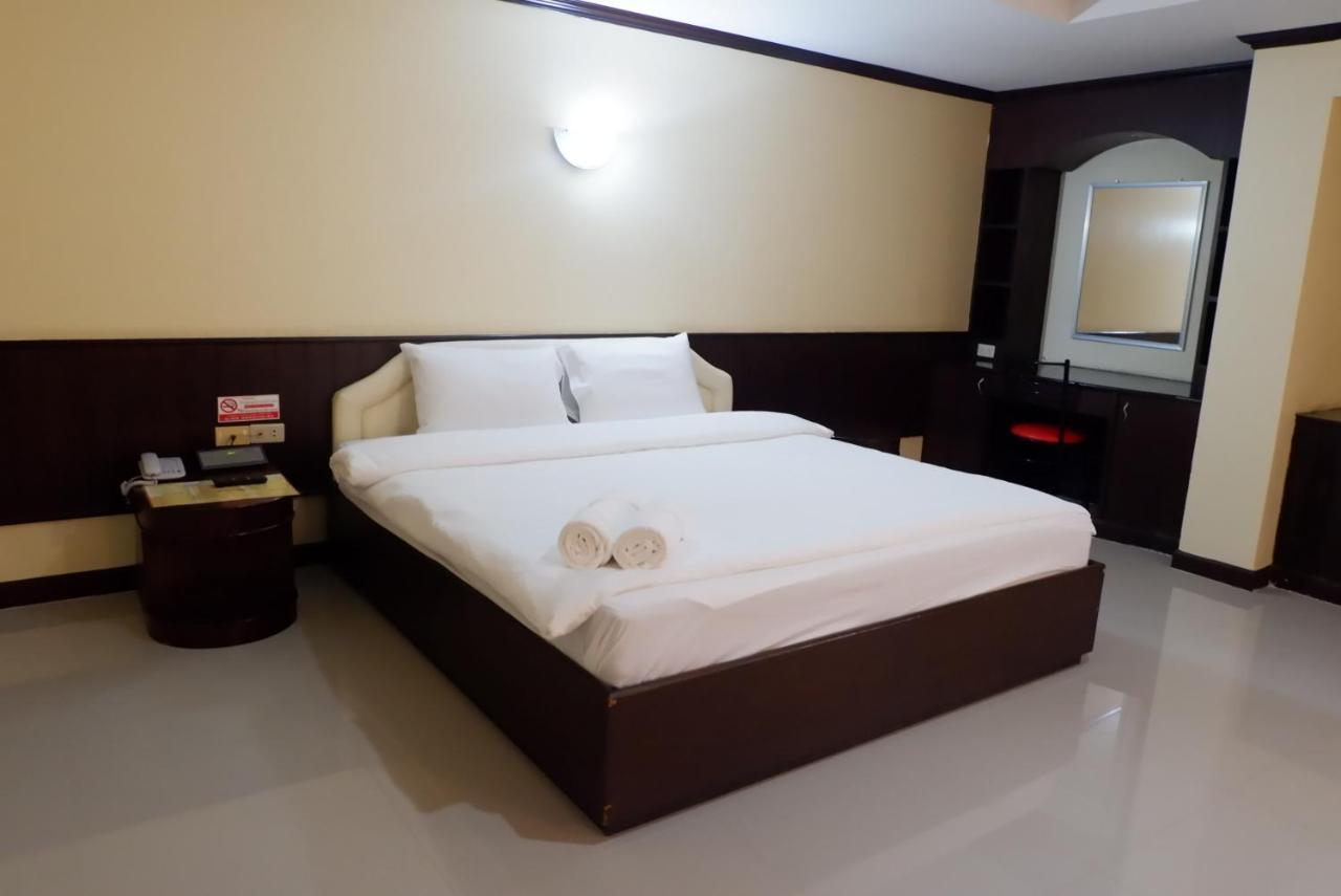 Auychai Grand Hotel Lang Suan Zewnętrze zdjęcie
