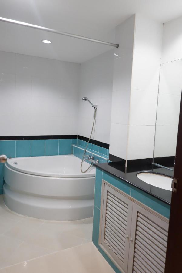 Auychai Grand Hotel Lang Suan Zewnętrze zdjęcie
